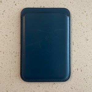iPhone Leather Wallet with MagSafe - Dark Blue